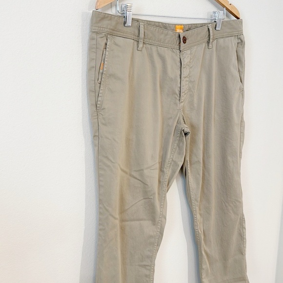 HUGO BOSS Khakis Regular Fit Cropped Flat Front Size 38 - Picture 4 of 12